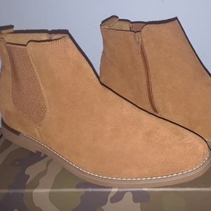 Steve Madden size 9 Tan